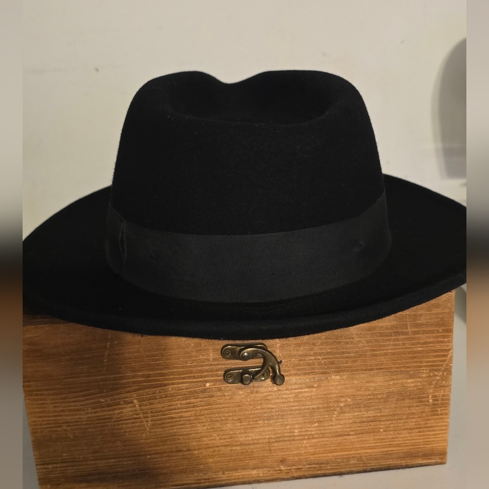 Lightly used XXL Jaxon Black Wool Fedora hat.
